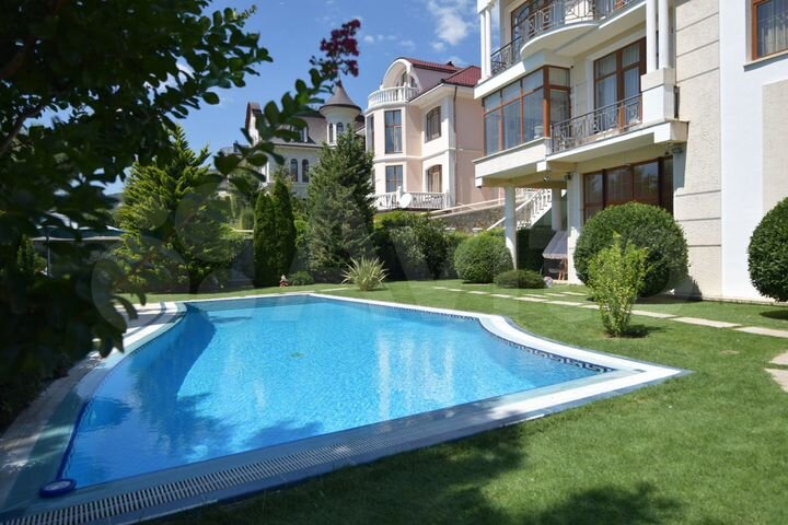 Дом 530 м² на участке 10 сот.