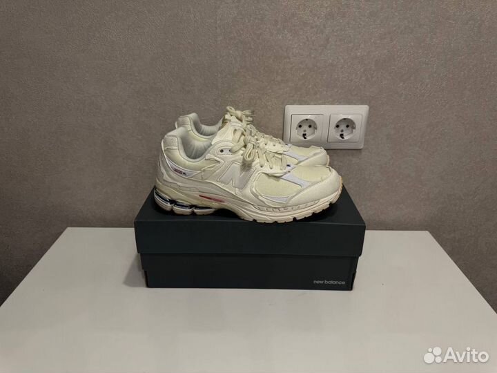 New Balance 2002R Cream Оригинал