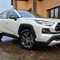 Toyota RAV4 2.0 CVT, 2024, 50 км, с пробегом, цена 3 900 000 руб.