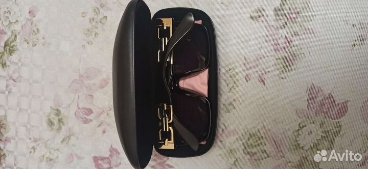 Солнцезащитные очки Oriflame