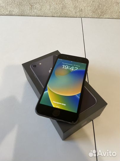 iPhone 8, 64 ГБ
