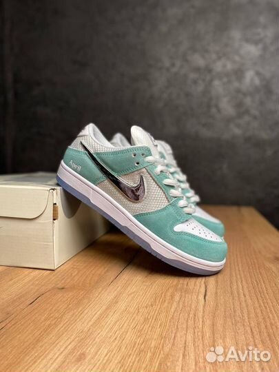 Nike Dunk SB April