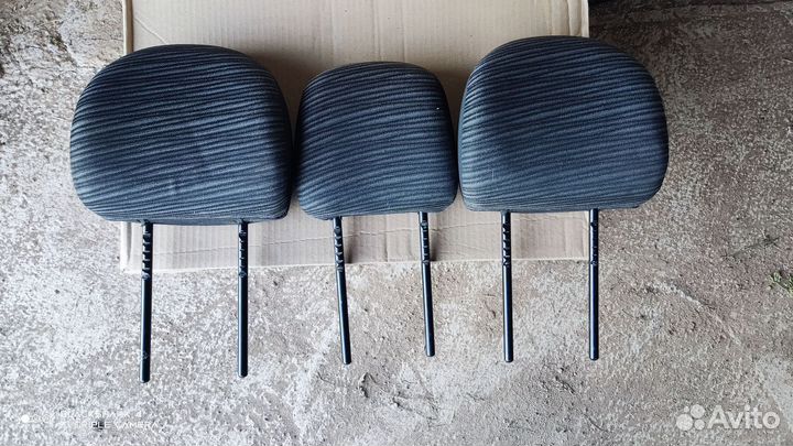 Подголовники задние от Рено Сандеро 2011