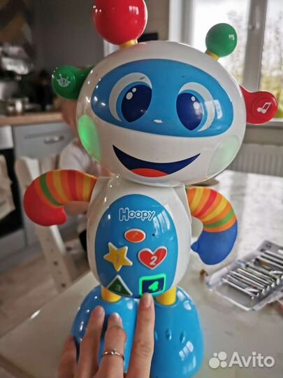 Интерактивная игрушка робот