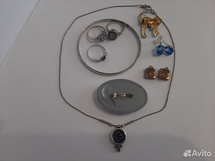 Бижутерия одним лотом(подобрана по цвету) 4 л- а