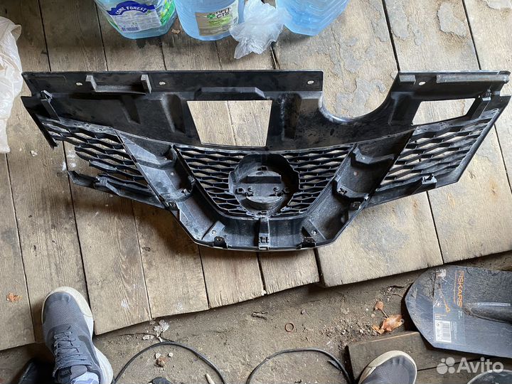 Решетка радиатора Nissan X-Trail T32