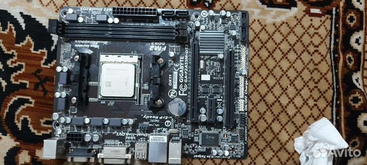 Материнская плата с процессором