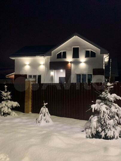 Дом 220 м² на участке 8 сот.