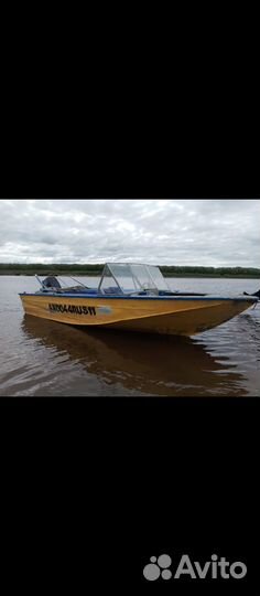 Лодка с мотором