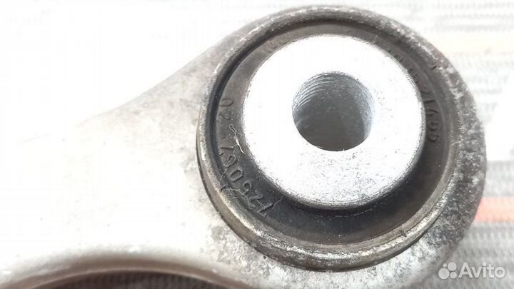 Рычаг подвески верхний задний левый Mercedes-Benz