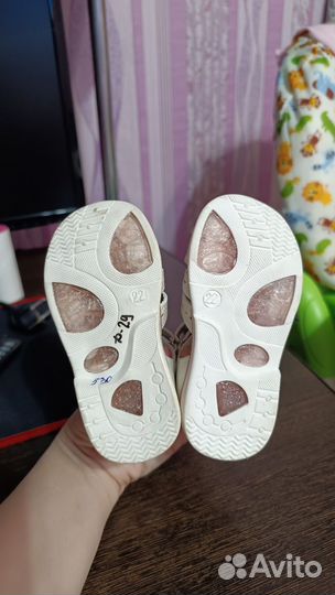 Сандали новые