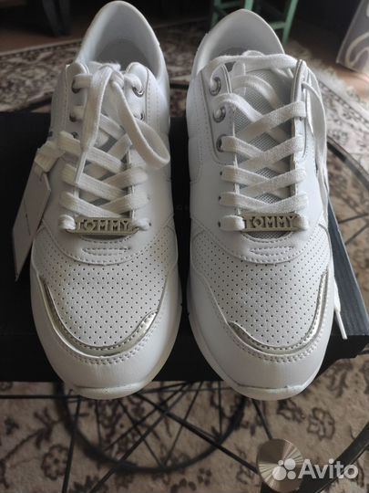 Кроссовки новые женские 41 р Tommy Hilfiger