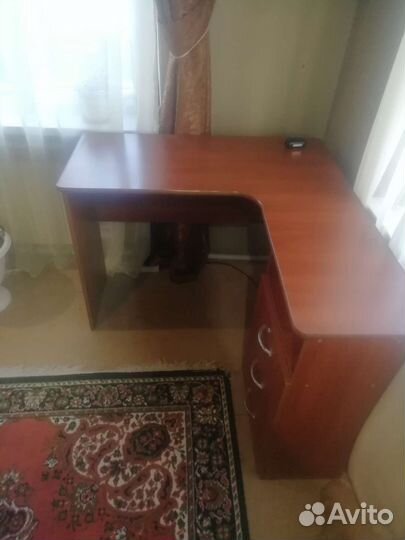 Компьютерный стол