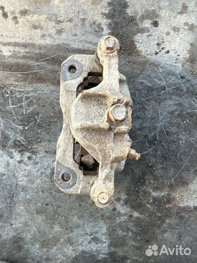 Honda civic 6 суппорт тормозной передний правый