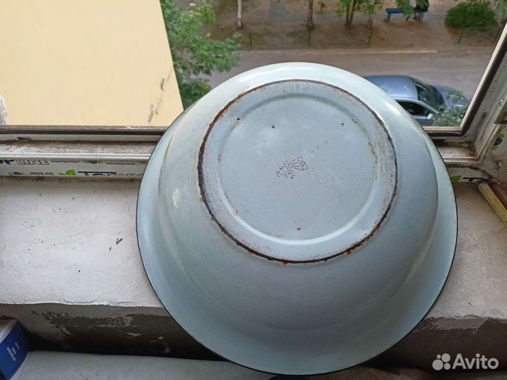 Эмалированный таз