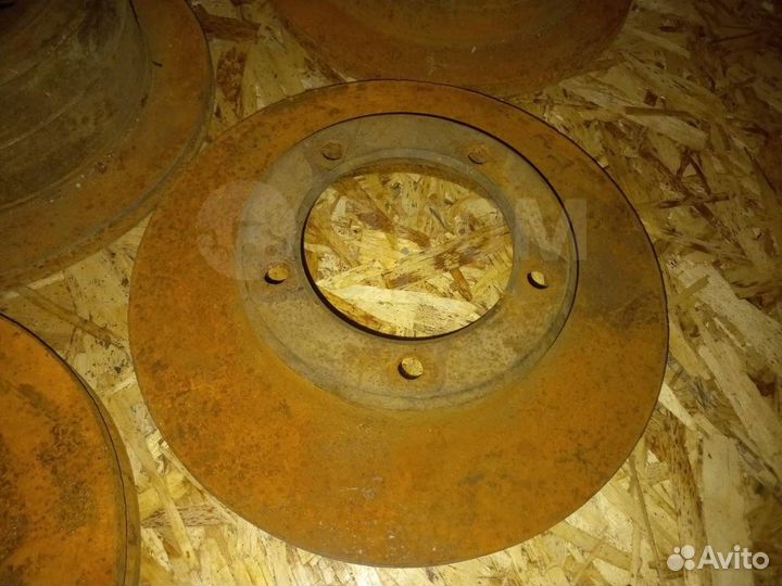 Тормозные диски Toyota Land Cruiser 100