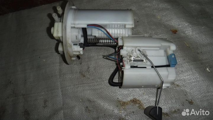 Насос топливный электрический (бензонасос) Toyota