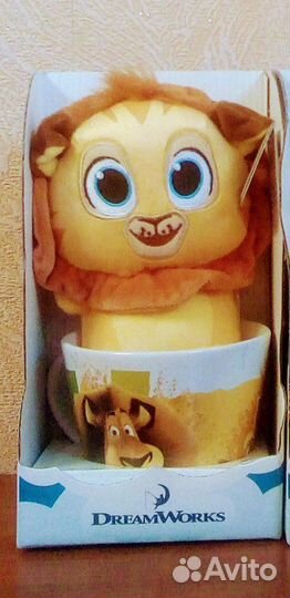 Кружка с игрушкой новая