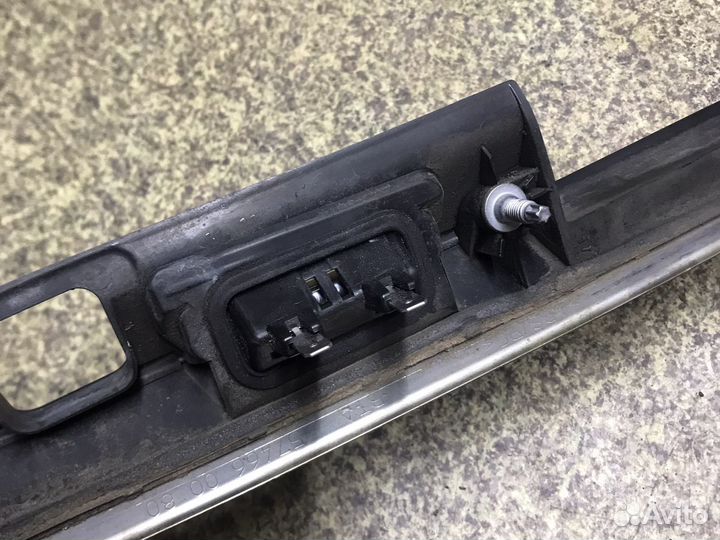 Мерседес w251 R-class планка крышки багажника