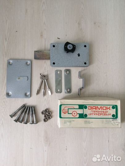 Замок гаражный цилиндровый новый