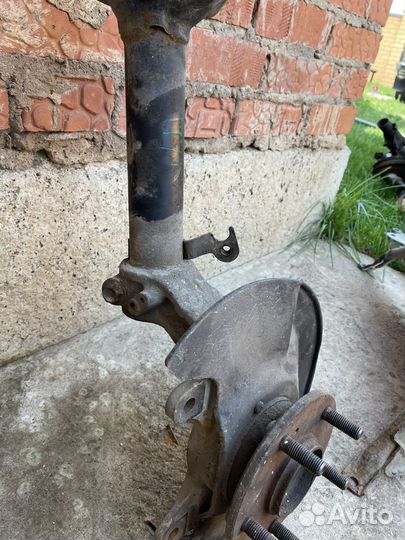 Амортизатор в сборе со ступицей honda Hr-v