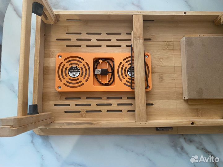 Столик для ноутбука с охлаждением