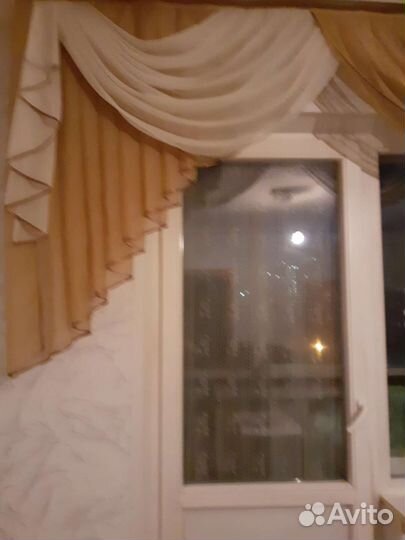 Ламбрекен.если длина зала у окна 4.2метра