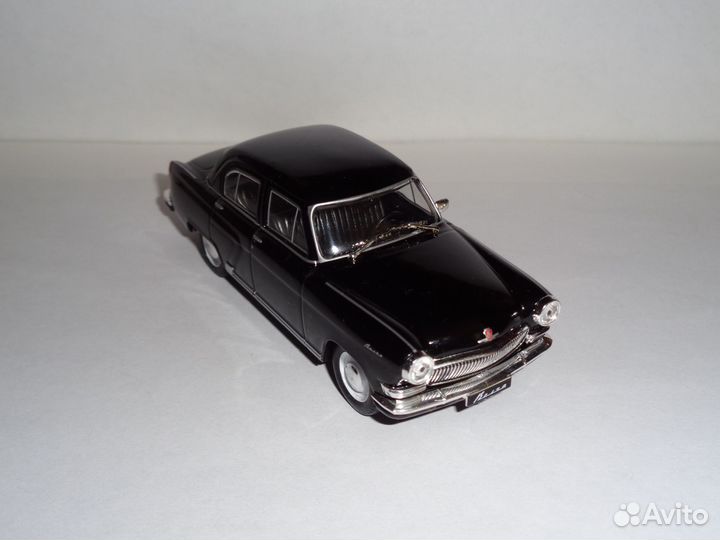 Газ-21 Волга чёрная модель автомобиля 1:43