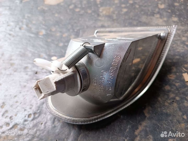 Поворотник передний левый Ваз 2114