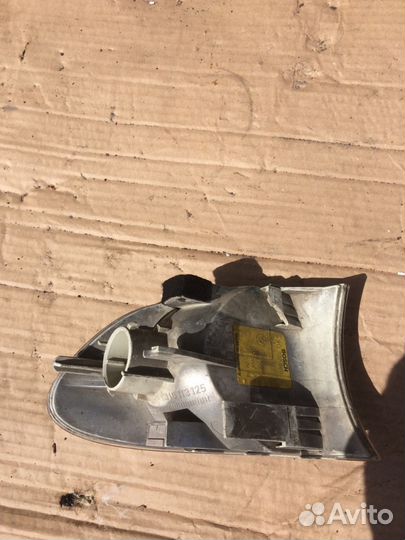 Поворотник передний левый BMW E38 белый рестайлинг