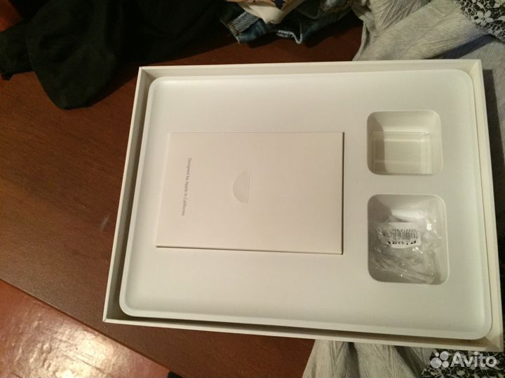 Коробка iPad 4