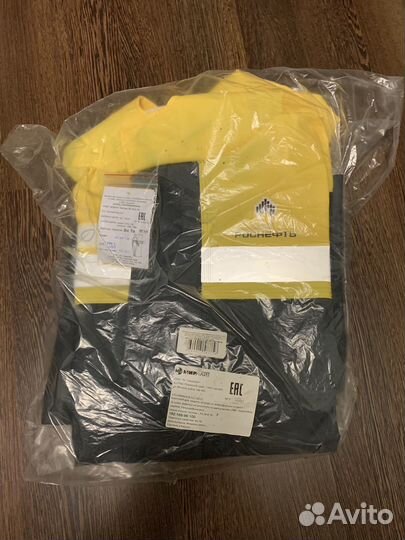 Плащи дождевики жилет сигнальный