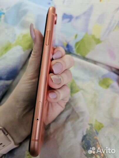 Телефон iPhone XR