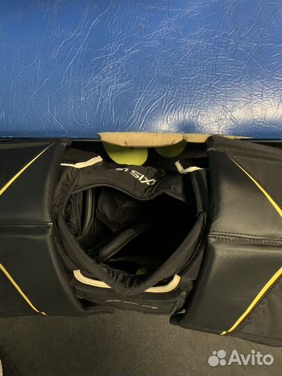 Вратарский нагрудник ccm axis 1.9 sr