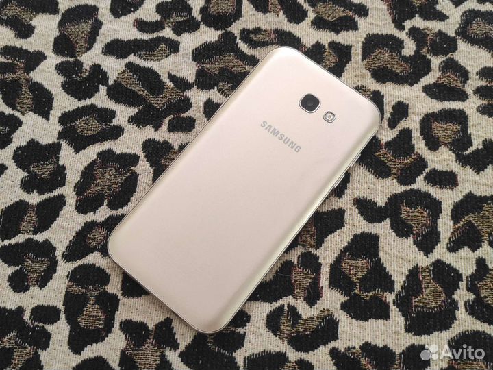 Телефон Samsung galaxy А7 2017 3/32