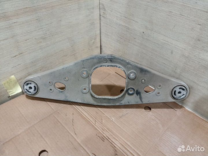 Кронштейн редуктора Mercedes-Benz E-Class 211 2005