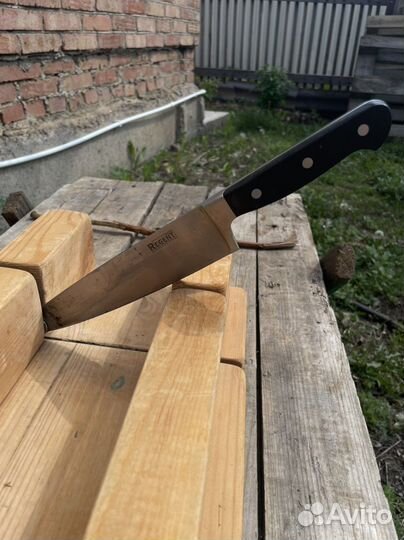 Нож с подставкой