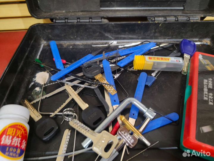 Вскрытие замков двери, авто/Ремонт и замена замка