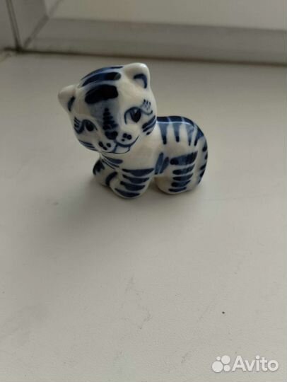 Тигренок гжель статуэтка маленькая