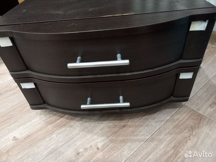 Тумба прикроватная