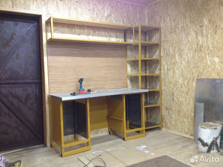 Стол, верстак в гараж. Стеллажи, кронштейны