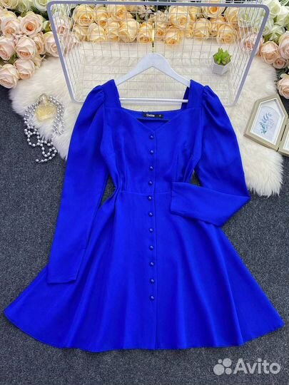 Красивое платье, полностью на пуговицах