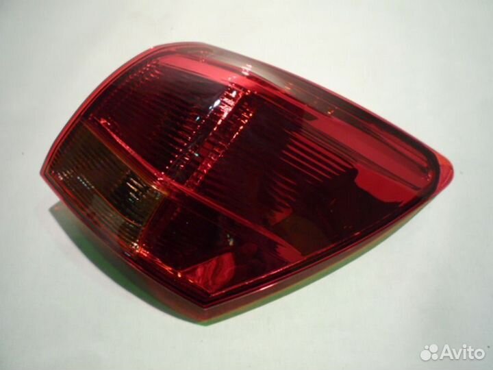 Фонарь задний правый внешний Ниссан Кашкай 2006-14