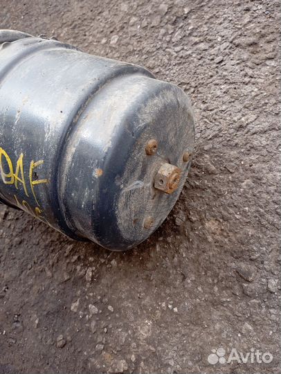 Энергоаккумулятор задний daf106