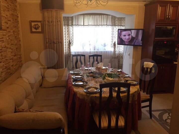 3-к. квартира, 114 м², 2/10 эт.