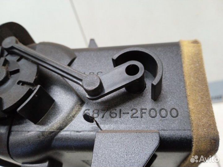 Дефлектор воздушный правый Nissan Primera P11 1.6