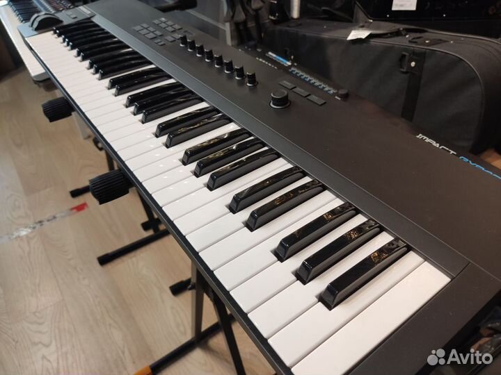 Midi-клавиатура NI Komplete Kontrol A61