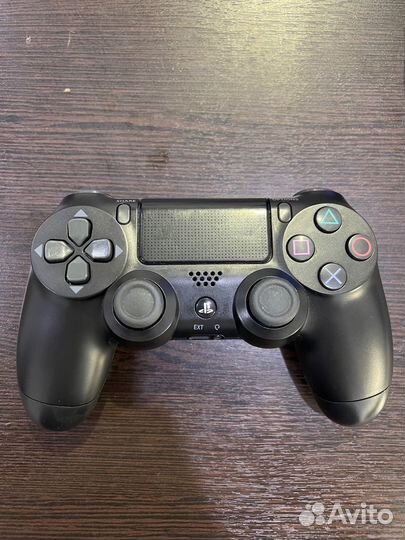 Продам джойстики на PS4 оригинал 2шт