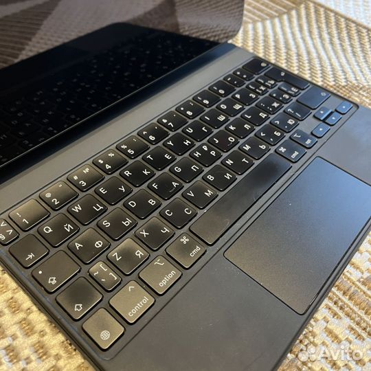 Планшет iPad Pro 11 m1 2021 256 wi-fi + клавиатура