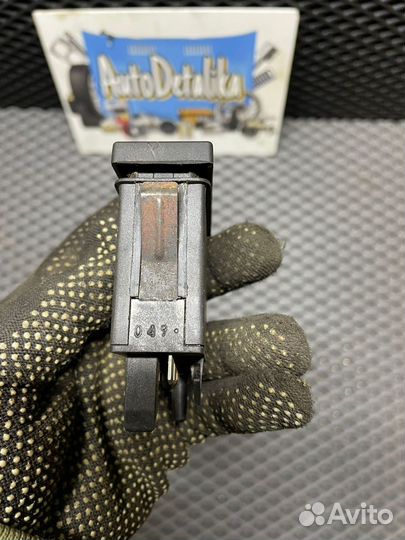 Кнопка обогрева зад. Стекла VW Passat B5